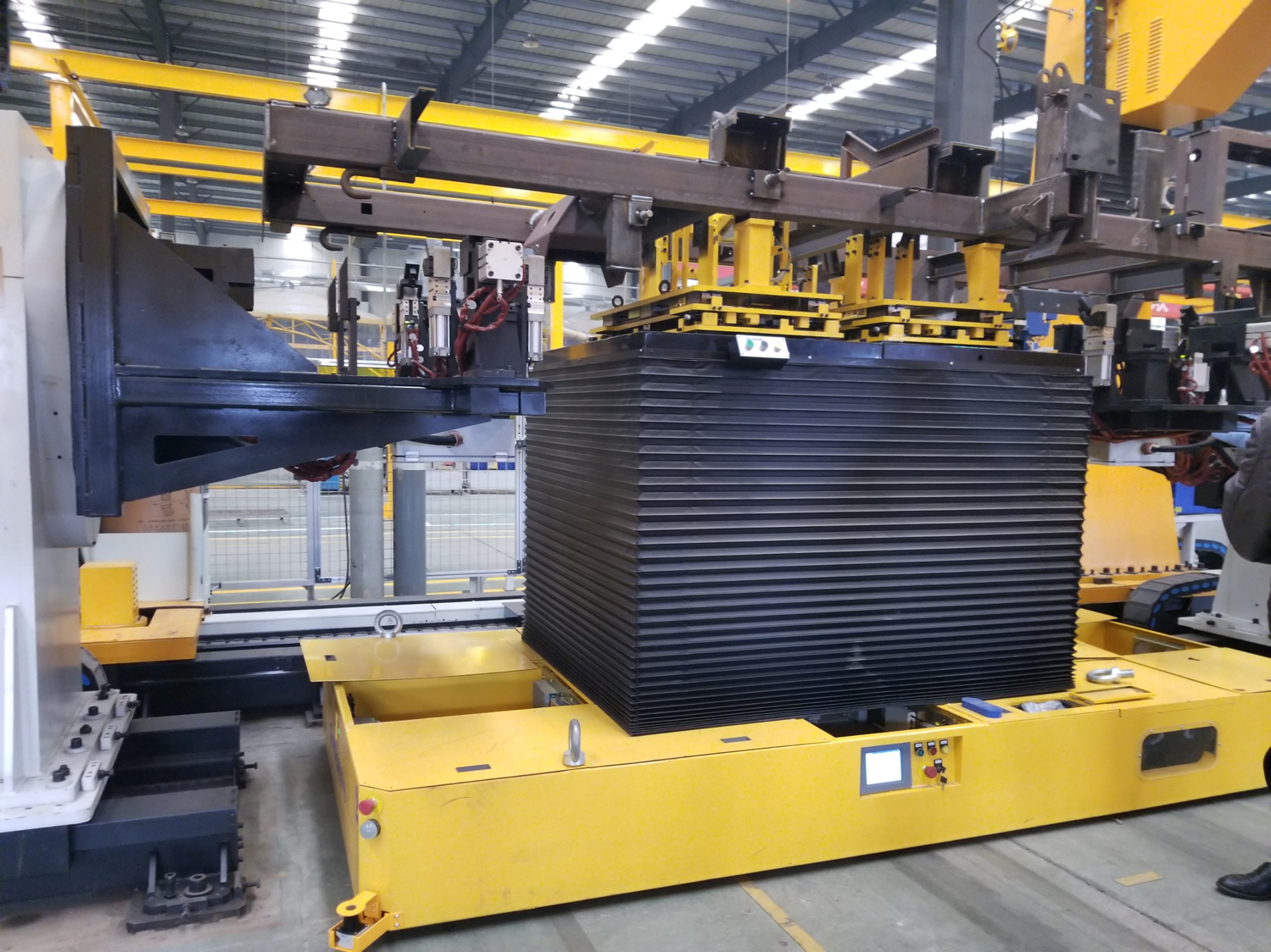 AGV：沈陽新松、浙江大學